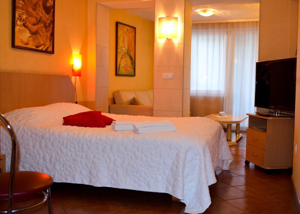 Velga Hotel Vilnius Ngoại thất bức ảnh