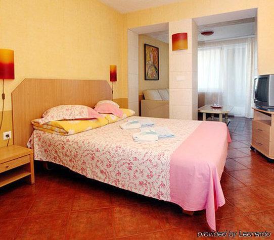 Velga Hotel Vilnius Ngoại thất bức ảnh